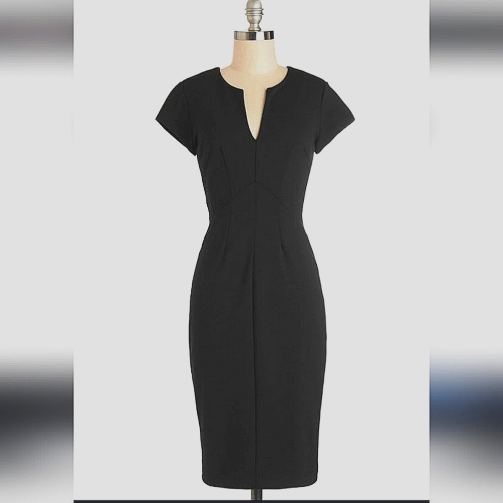 Banana Republic v-neck black dress in size 8 NWT!
